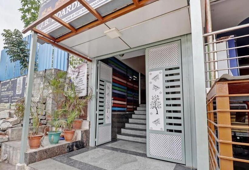 호텔 J.b. Boarding And Lodging