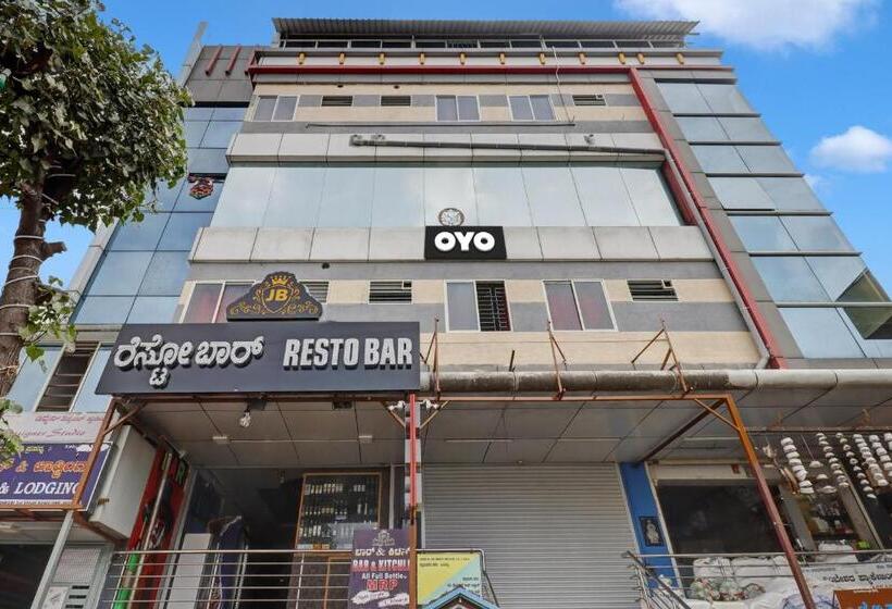 호텔 J.b. Boarding And Lodging