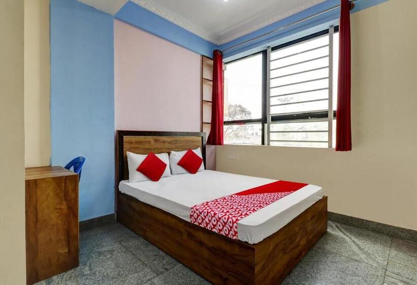 호텔 J.b. Boarding And Lodging