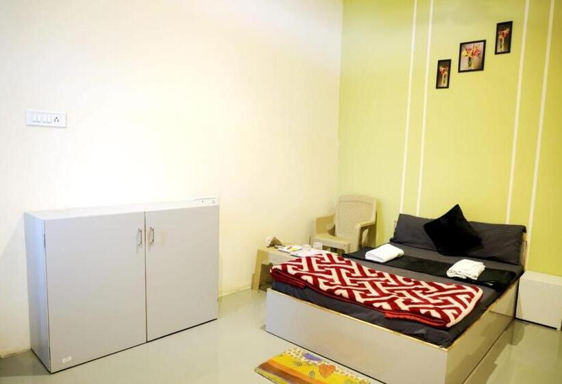 בית מלון כפרי The Villa,sanawad