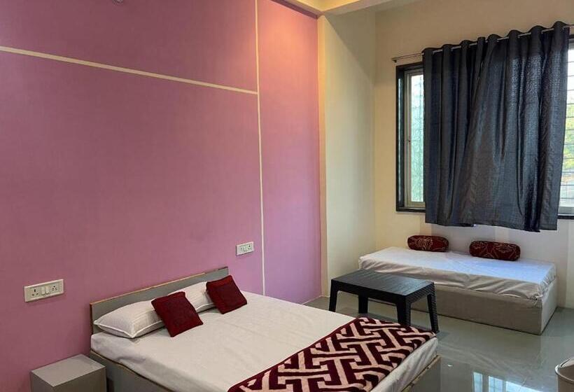 בית מלון כפרי The Villa,sanawad