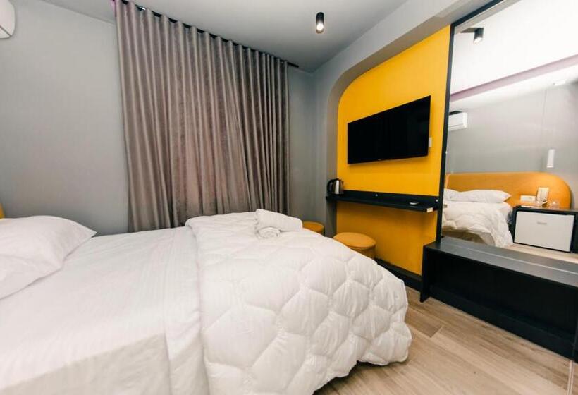 Love Hotel Tirana
