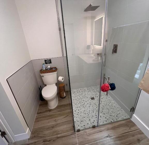 بنسيون Carlton Guest House