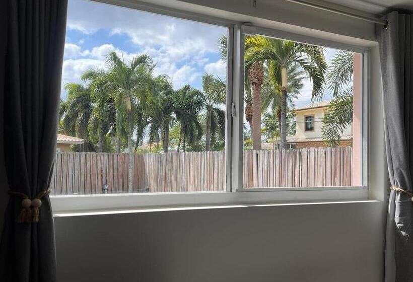 بنسيون Carlton Guest House