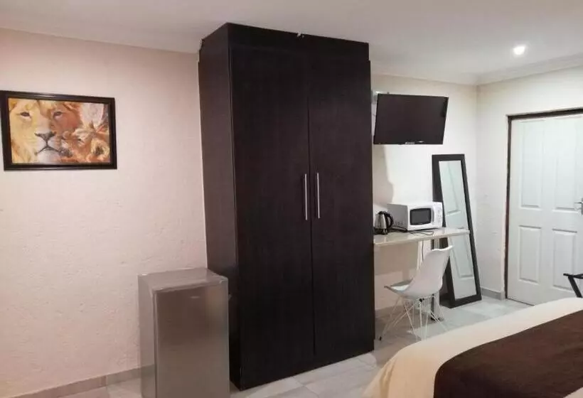 ペンション Kanyane Lodge