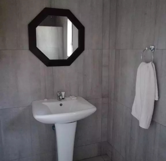 ペンション Kanyane Lodge