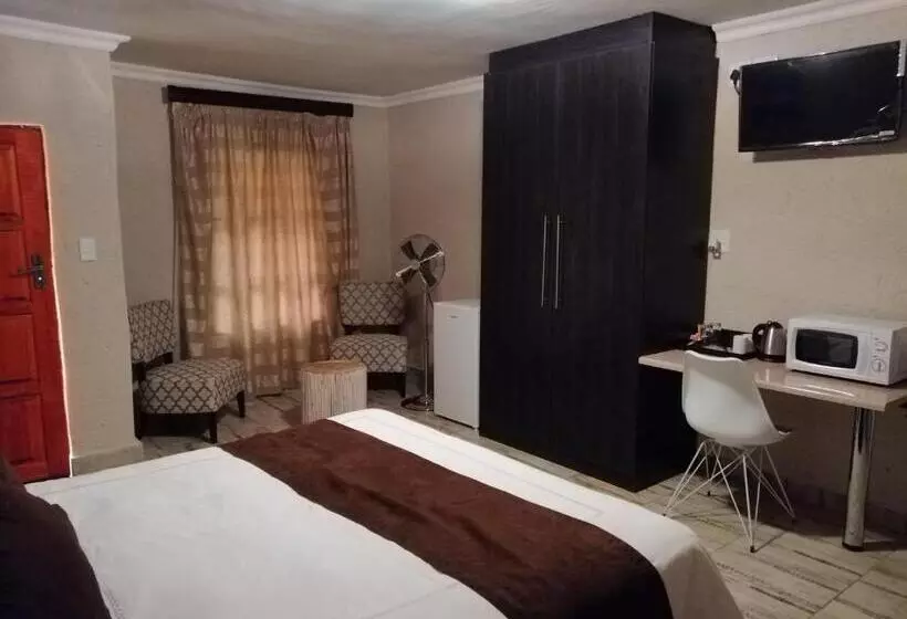 ペンション Kanyane Lodge