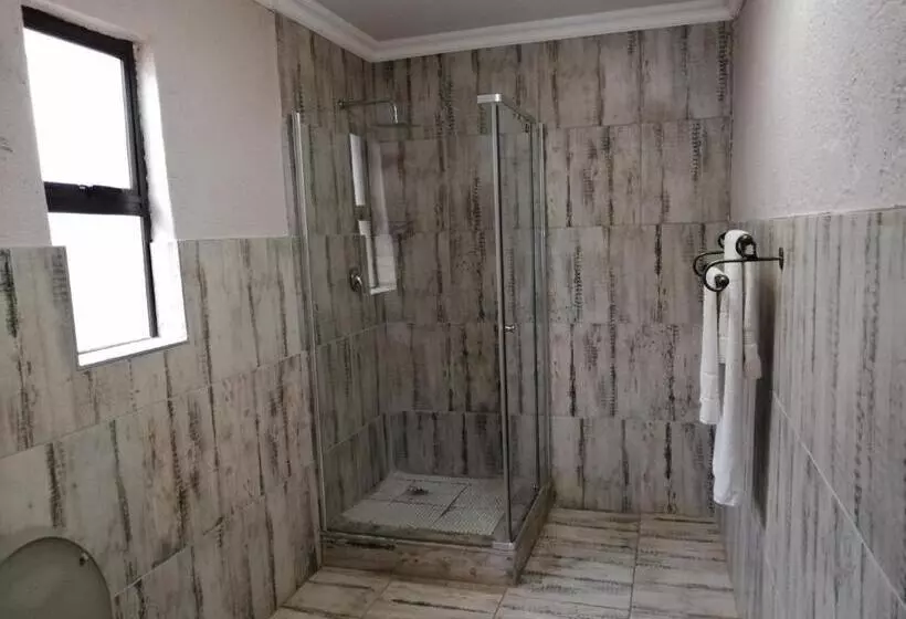 ペンション Kanyane Lodge