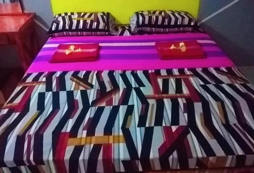 פנסיון Lake Side Cabana