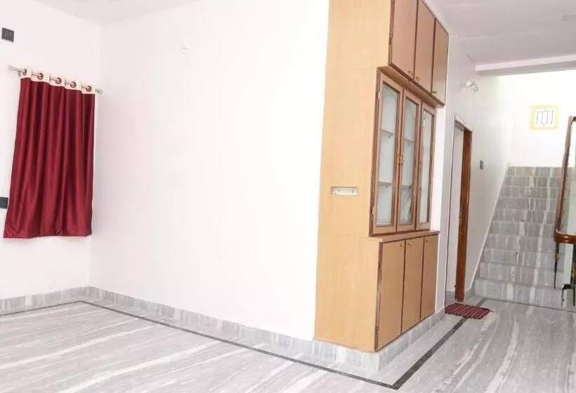 Majatalo Sris Guest House