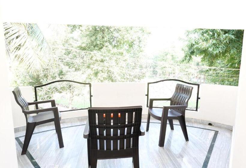 ペンション Sris Guest House