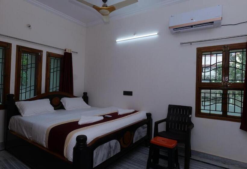 ペンション Sris Guest House