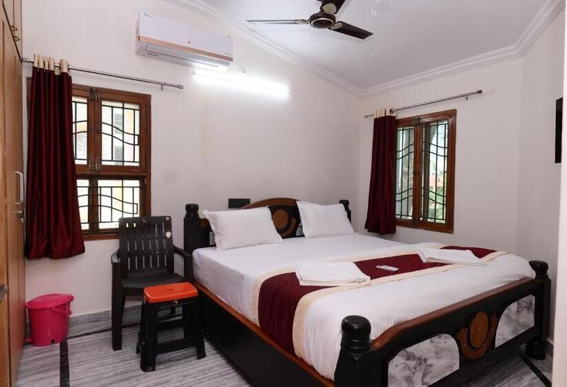 ペンション Sris Guest House