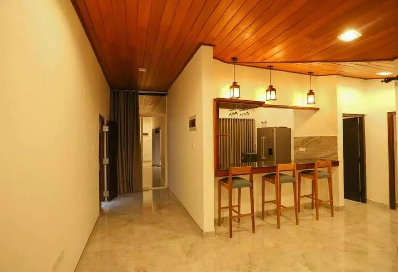 Majatalo Thisath Villa