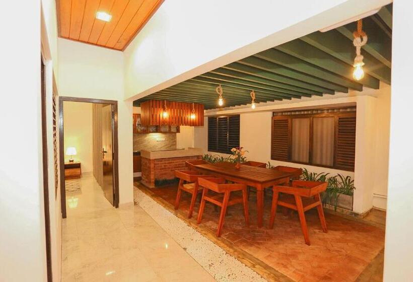 펜션 Thisath Villa