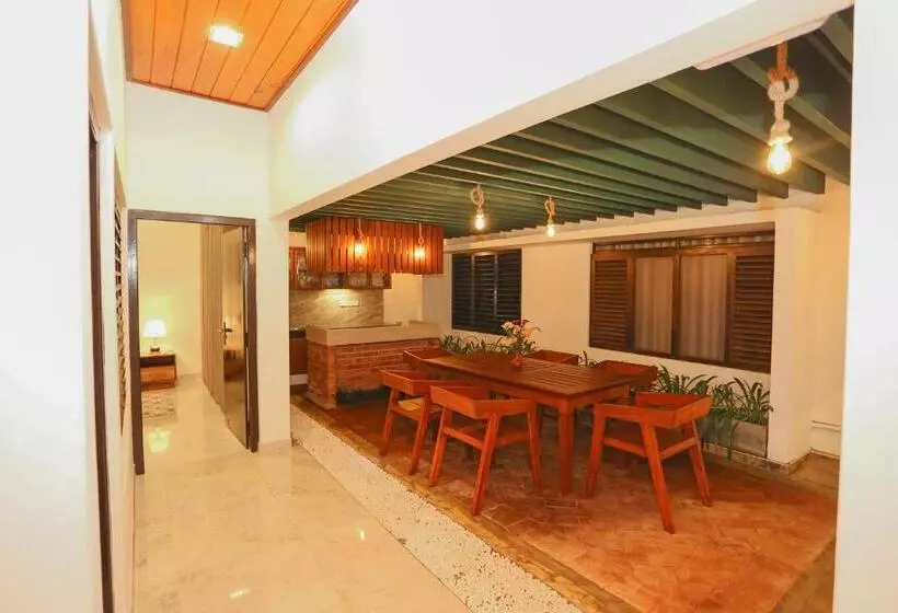 Majatalo Thisath Villa