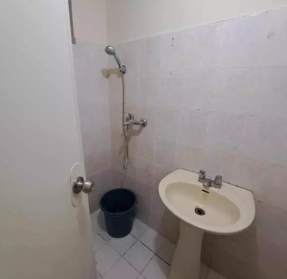 هاستل Andrielle S Place 520