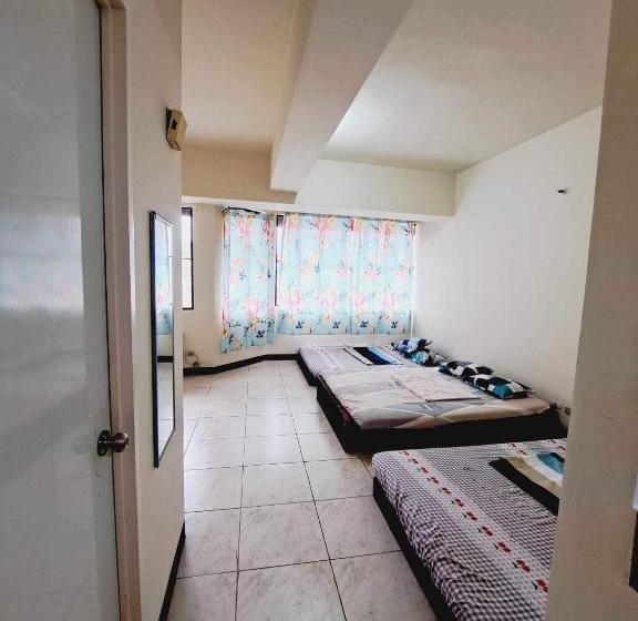 هاستل Andrielle S Place 520