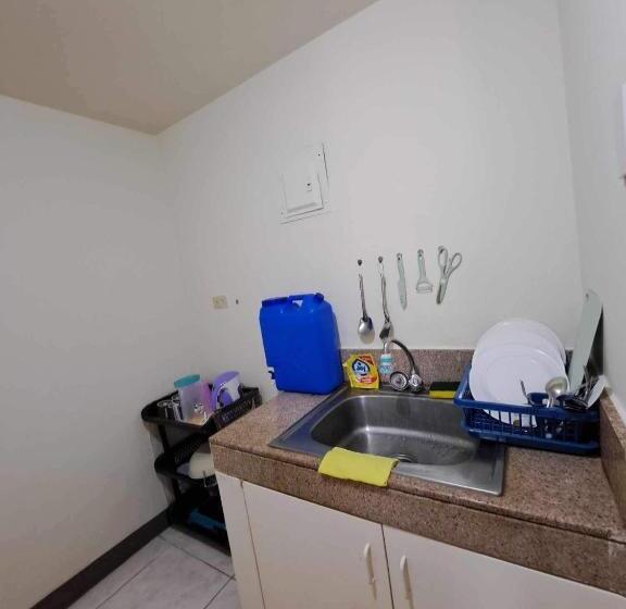 هاستل Andrielle S Place 520