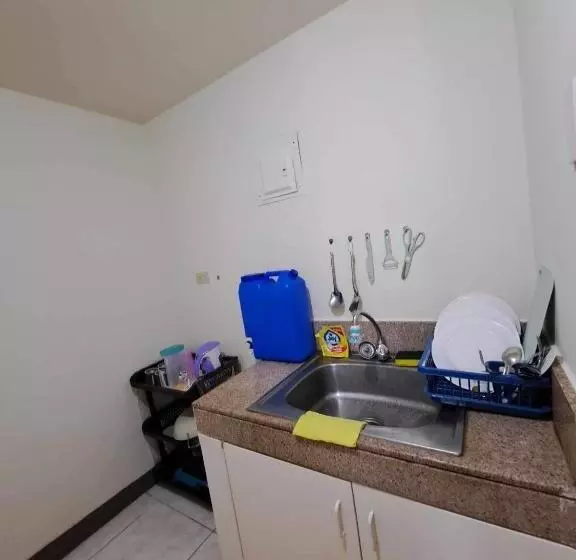 هاستل Andrielle S Place 520