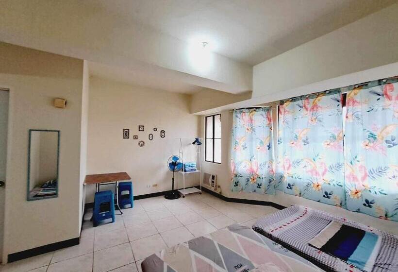 هاستل Andrielle S Place 520