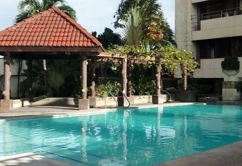 هاستل Andrielle S Place 520