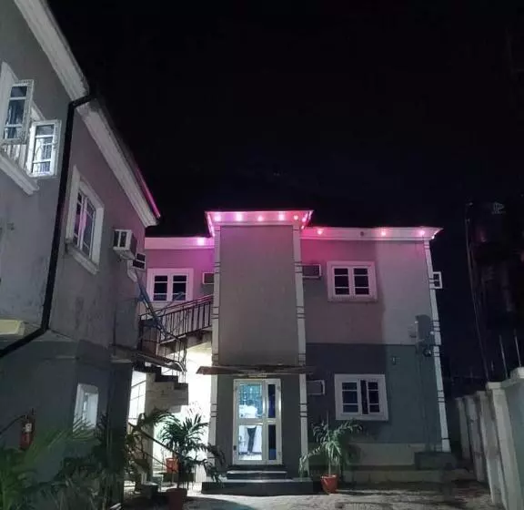 Benington Hotel And Suites
