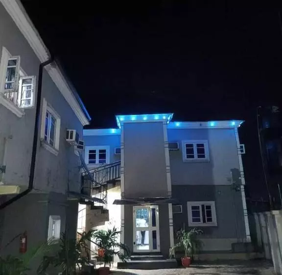 Benington Hotel And Suites