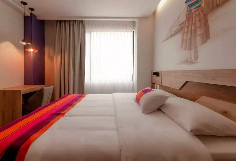 هتل Las Brisas Sur