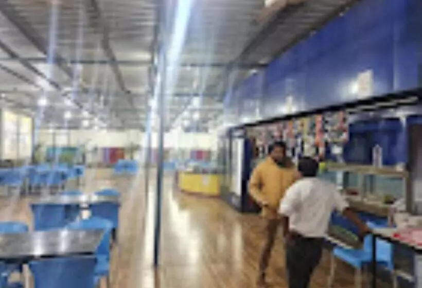 ホテル Meghna And Restaurant,padhar Buzurg