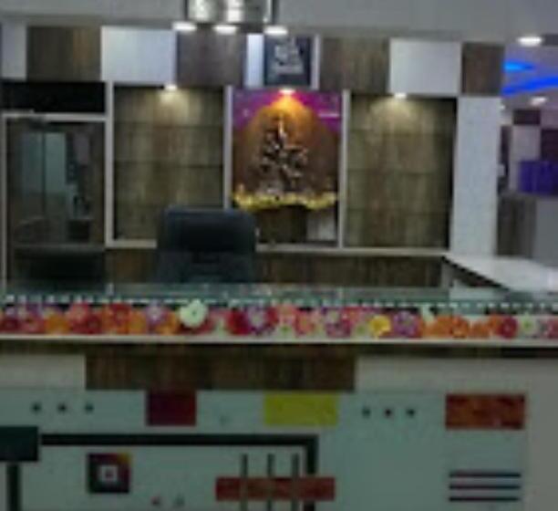 בית מלון כפרי Meghna And Restaurant,padhar Buzurg