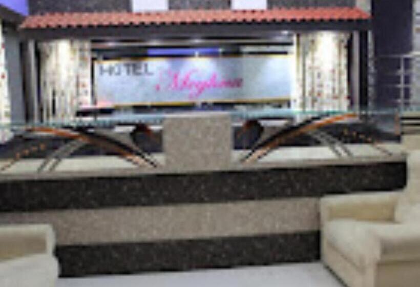 בית מלון כפרי Meghna And Restaurant,padhar Buzurg