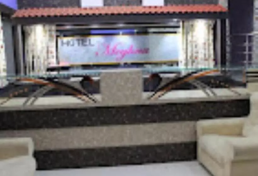 ホテル Meghna And Restaurant,padhar Buzurg