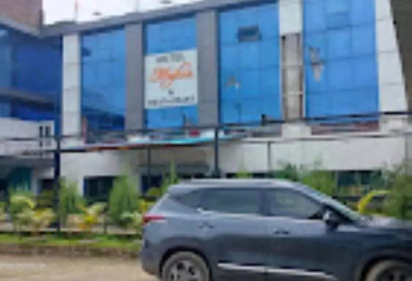 ホテル Meghna And Restaurant,padhar Buzurg