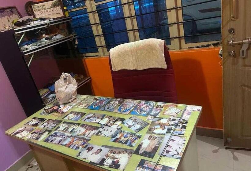 ホテル Oyo 8206 K J Residency