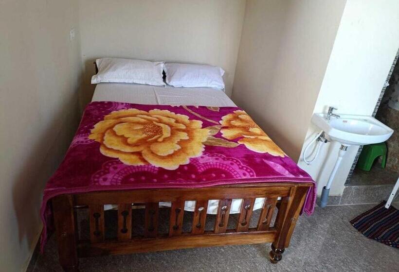 ホテル Oyo 8206 K J Residency