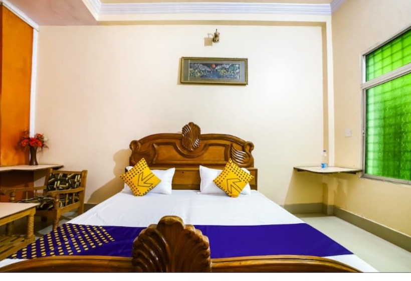 هتل Radhika Kunj Palace,chhatarpur