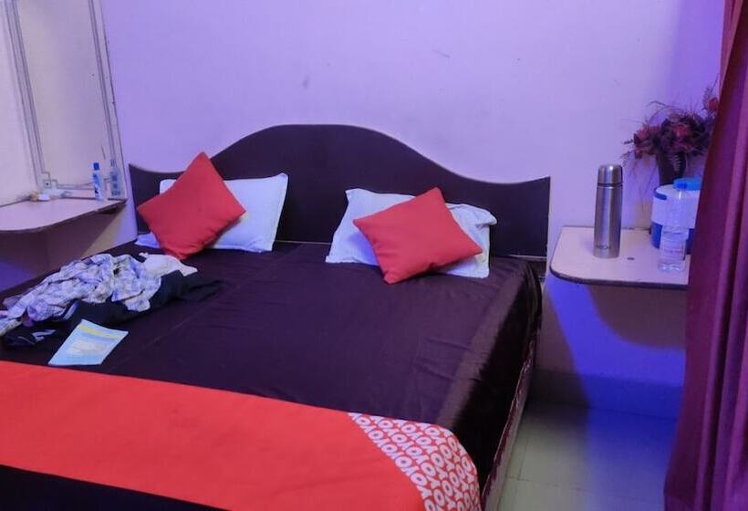 هتل Radhika Kunj Palace,chhatarpur