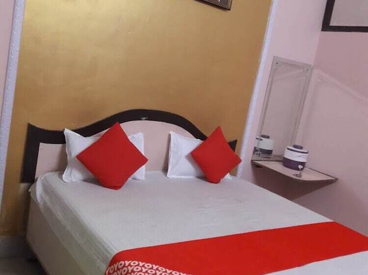 هتل Radhika Kunj Palace,chhatarpur