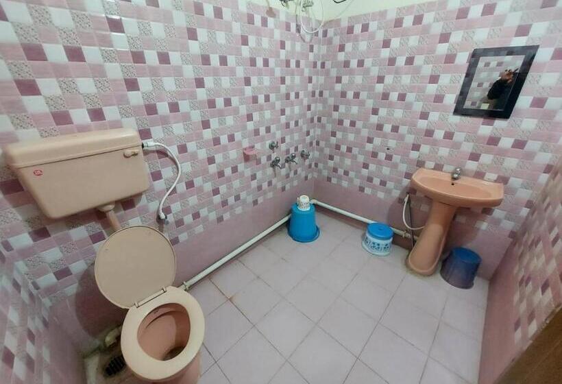 בית מלון כפרי Rajlaxmi Resort   Pure Veg