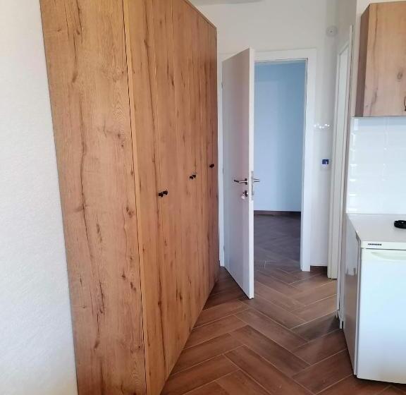 Pensionat Apartmani Lena