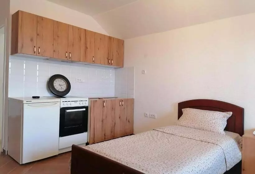 پانسیون Apartmani Lena