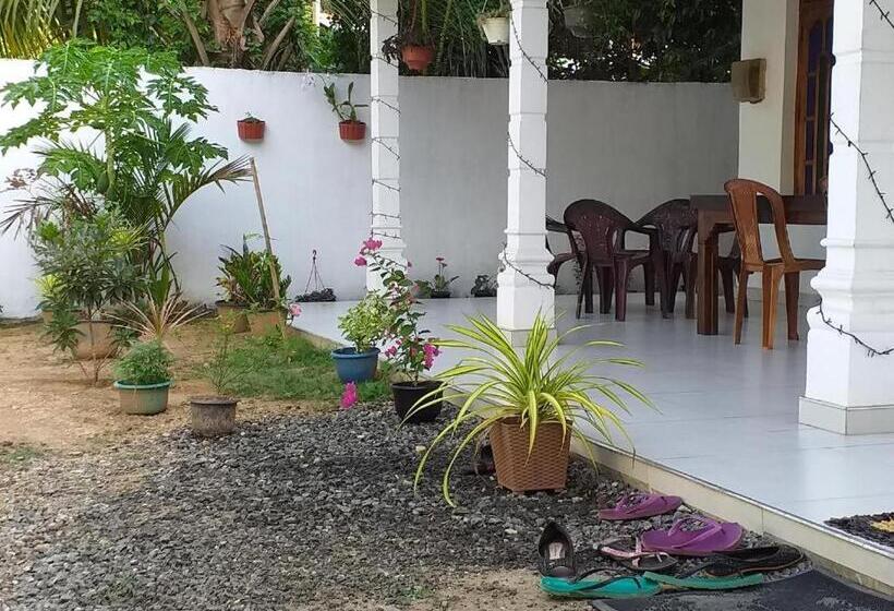 Pensione Mirissa Home Guest