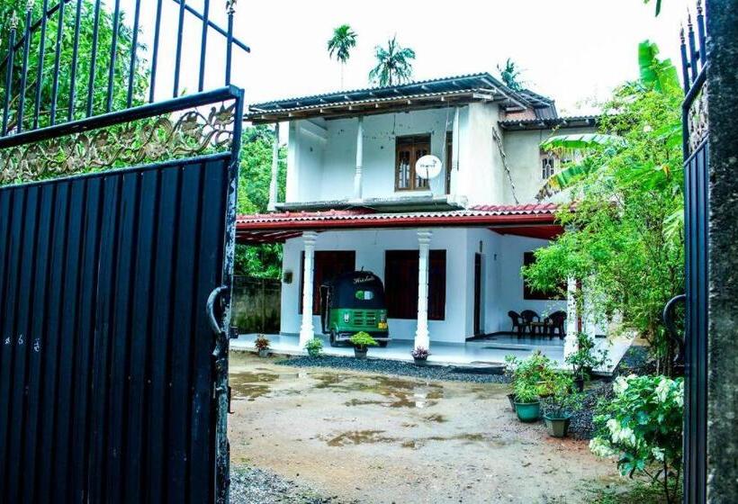 Pensione Mirissa Home Guest