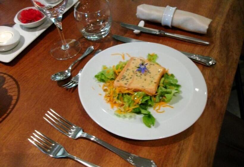 ペンション Vellave Fr 1 582 409