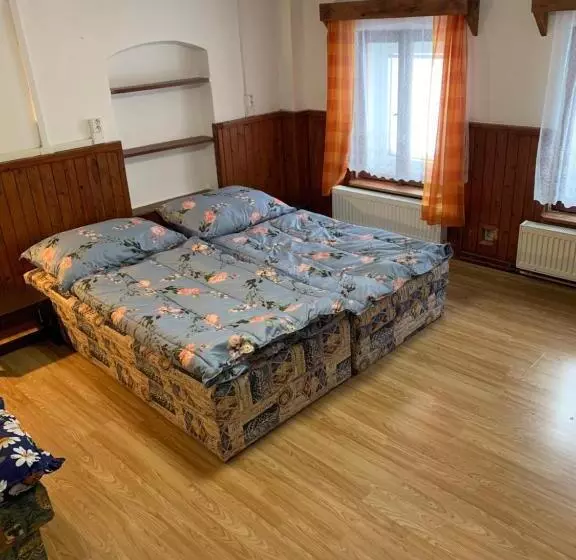 Majatalo Horská Bouda šubišák