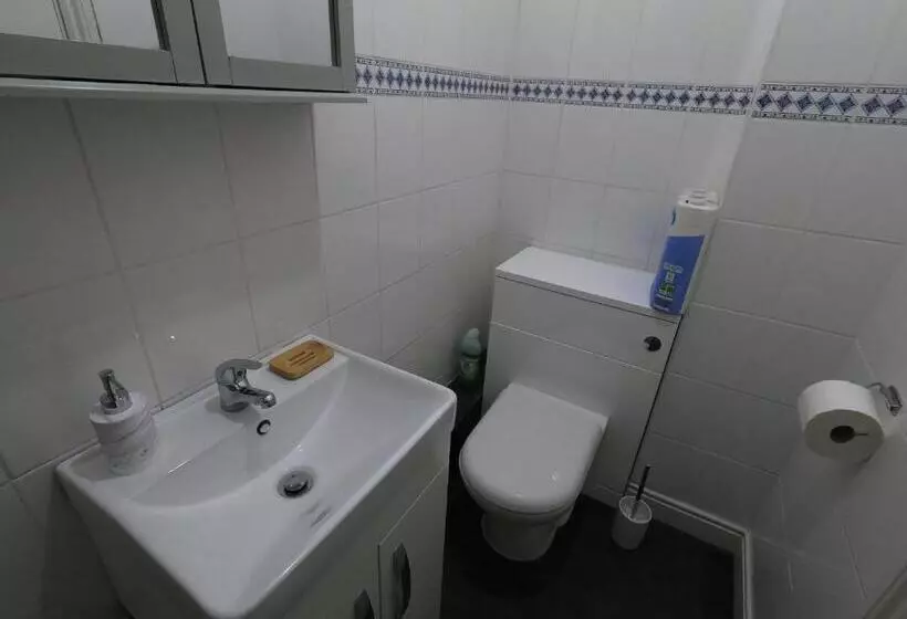 پانسیون London City Airport   Rooms