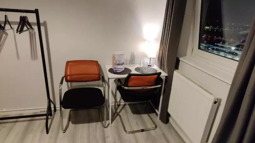 پانسیون London City Airport   Rooms