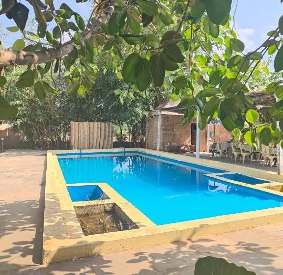 リゾートホテル Rusta Wellness And Retreat Center