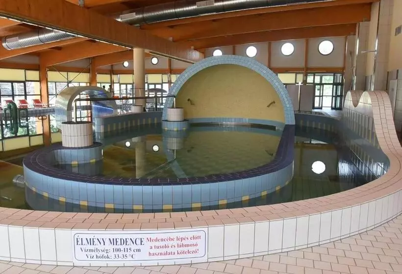 Lomakeskus Szentesi Sport és üdülőközpont